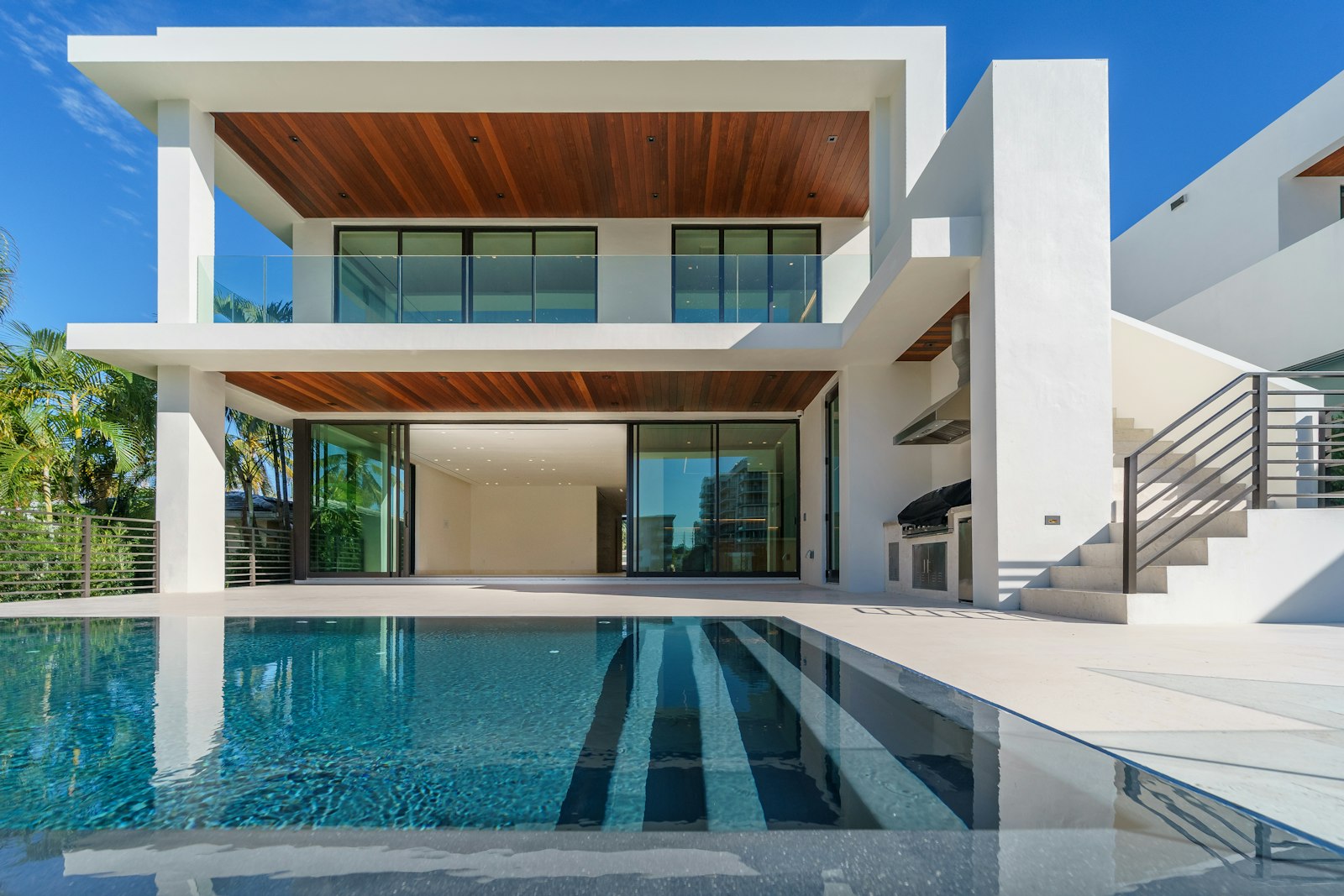 Cinematic real estate listing video in Niagara by Social Credit